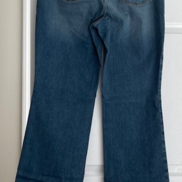 Eddie Bauer  "Tall " Curvy  Boot Cut Jeans - Picture 2 of 8